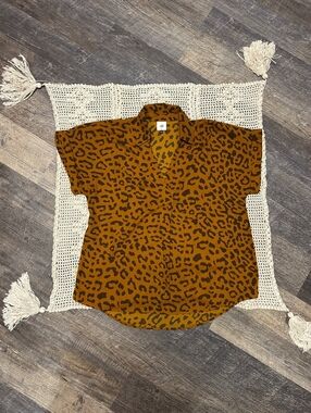 Cabi Leopard Print Blouse M Oversized Flowy Short Sleeve Animal Print NWOT